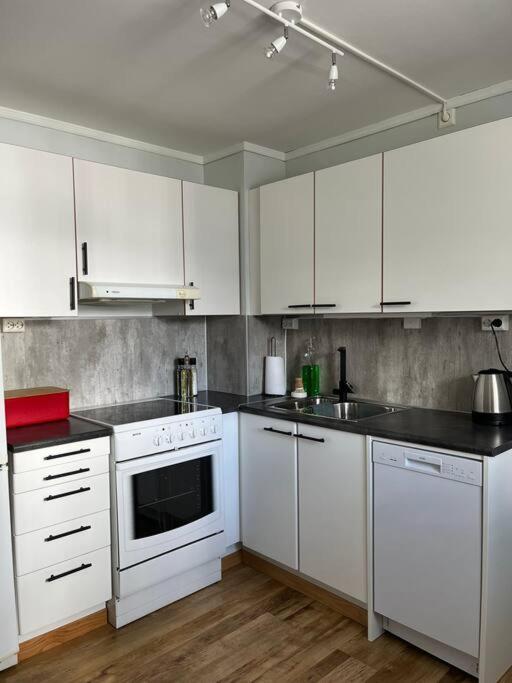 Cozy Ground Floor Apartment ทรอมโซ ภายนอก รูปภาพ