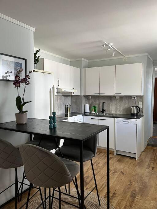 Cozy Ground Floor Apartment ทรอมโซ ภายนอก รูปภาพ