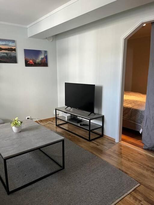 Cozy Ground Floor Apartment ทรอมโซ ภายนอก รูปภาพ